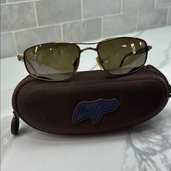 Maui Jim Tortoise Frame Sunglasses with Brown Case Maui Jim | Accessories | Maui Jim Tortoise Frame Sunglasses  main image 2